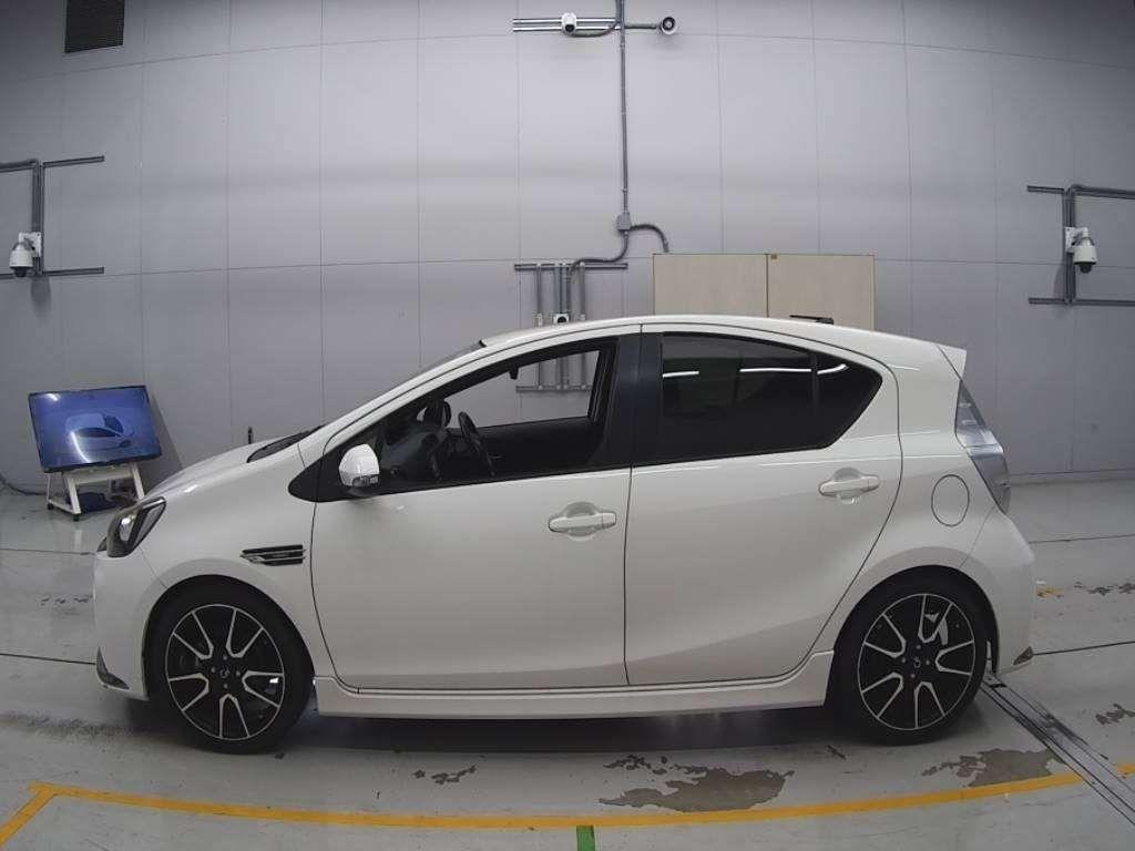 TOYOTA AQUA G G'S Image 4