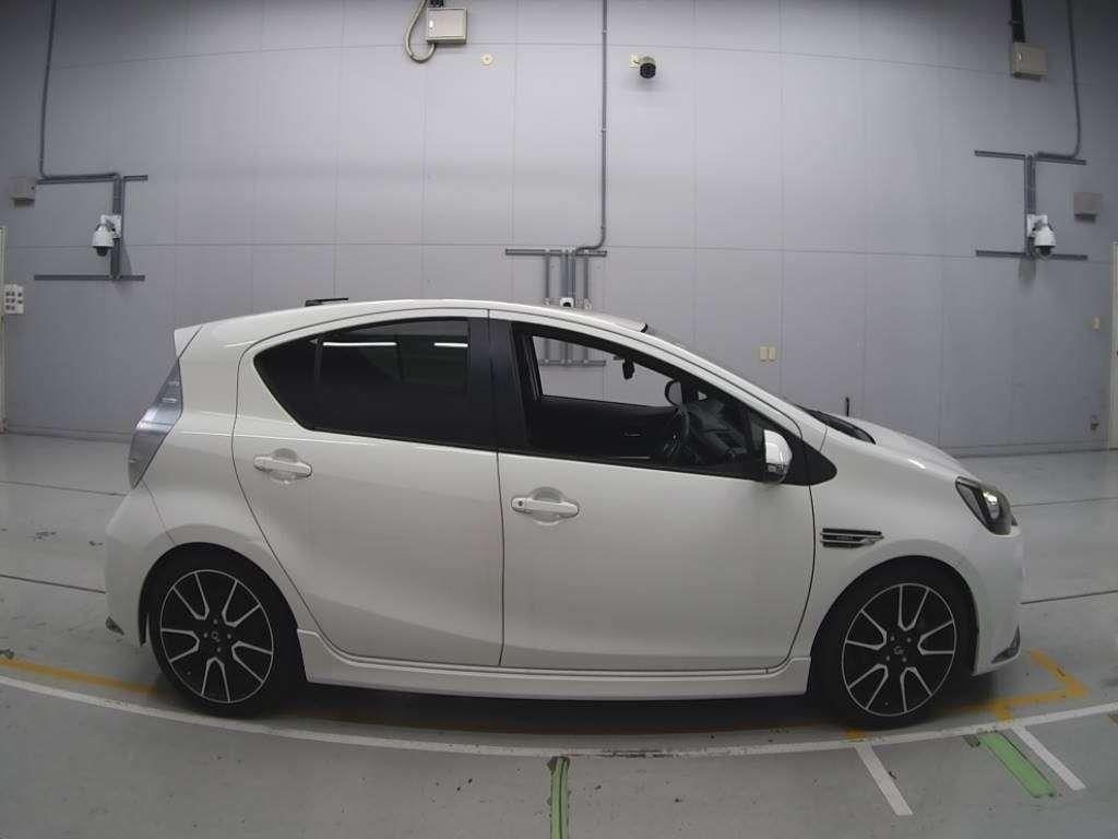 TOYOTA AQUA G G'S Image 7