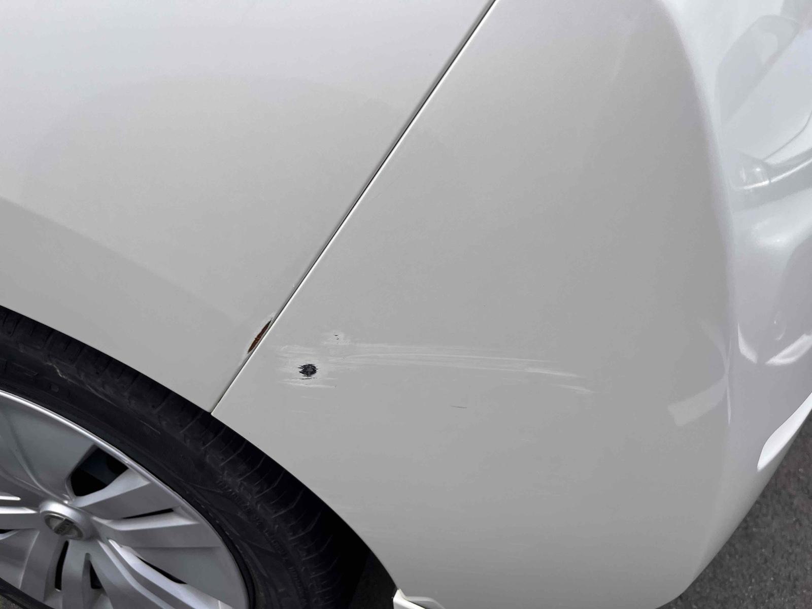 NISSAN LEAF S Image 21