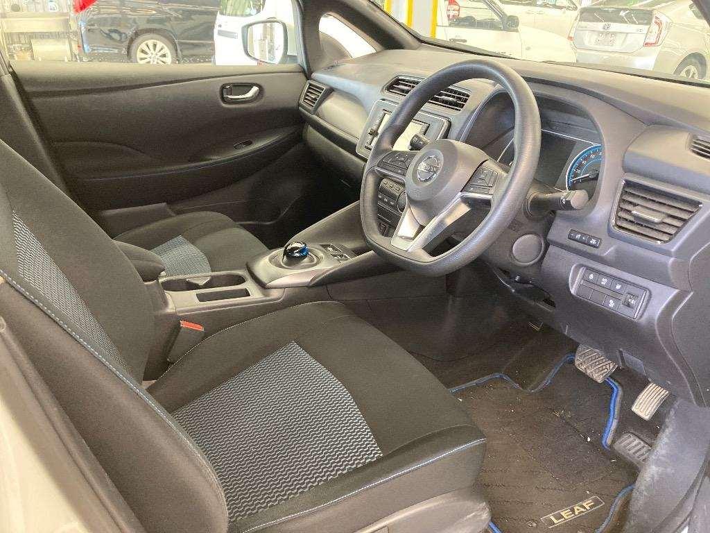 NISSAN LEAF S Image 5