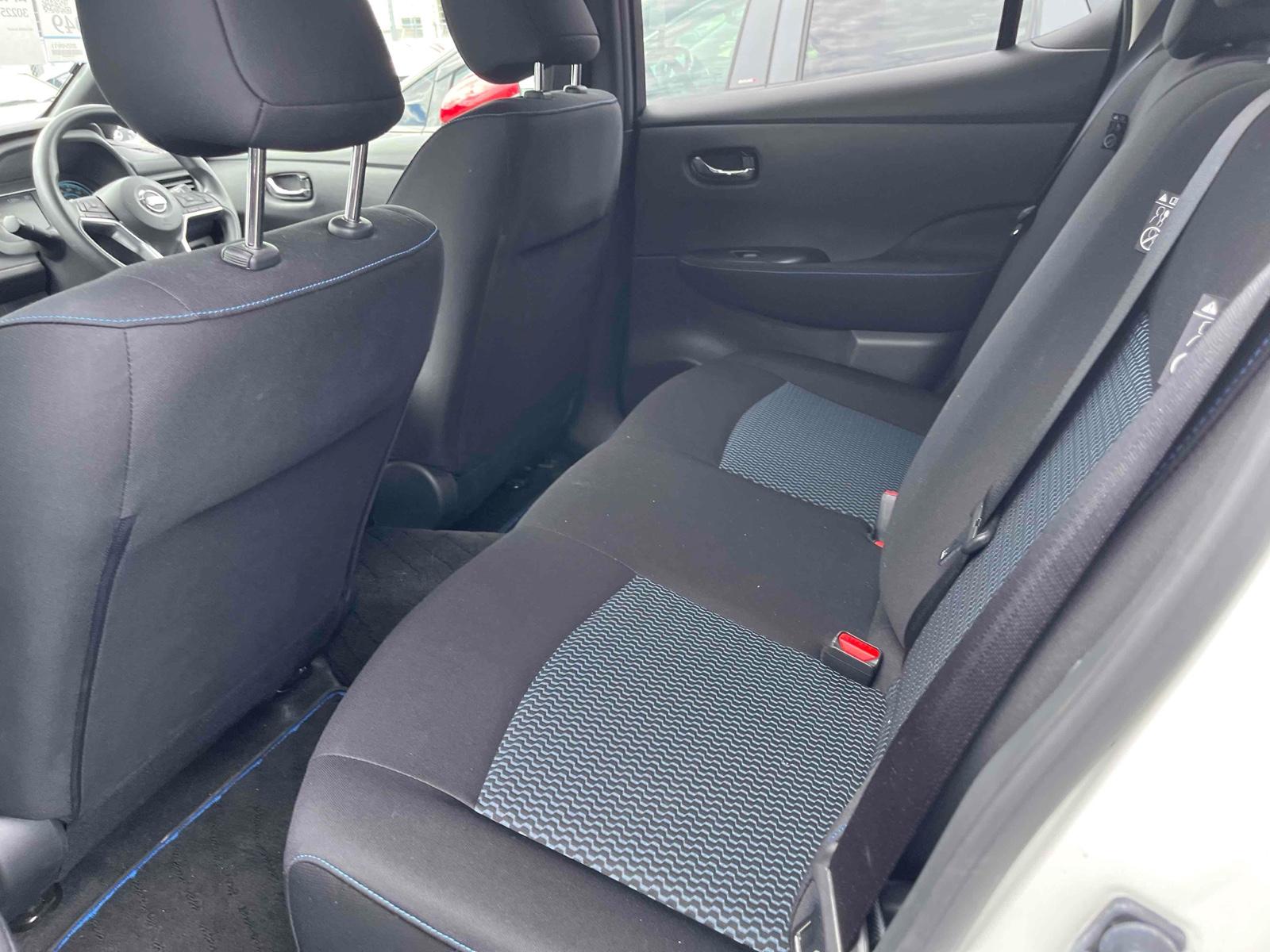 NISSAN LEAF S Image 16