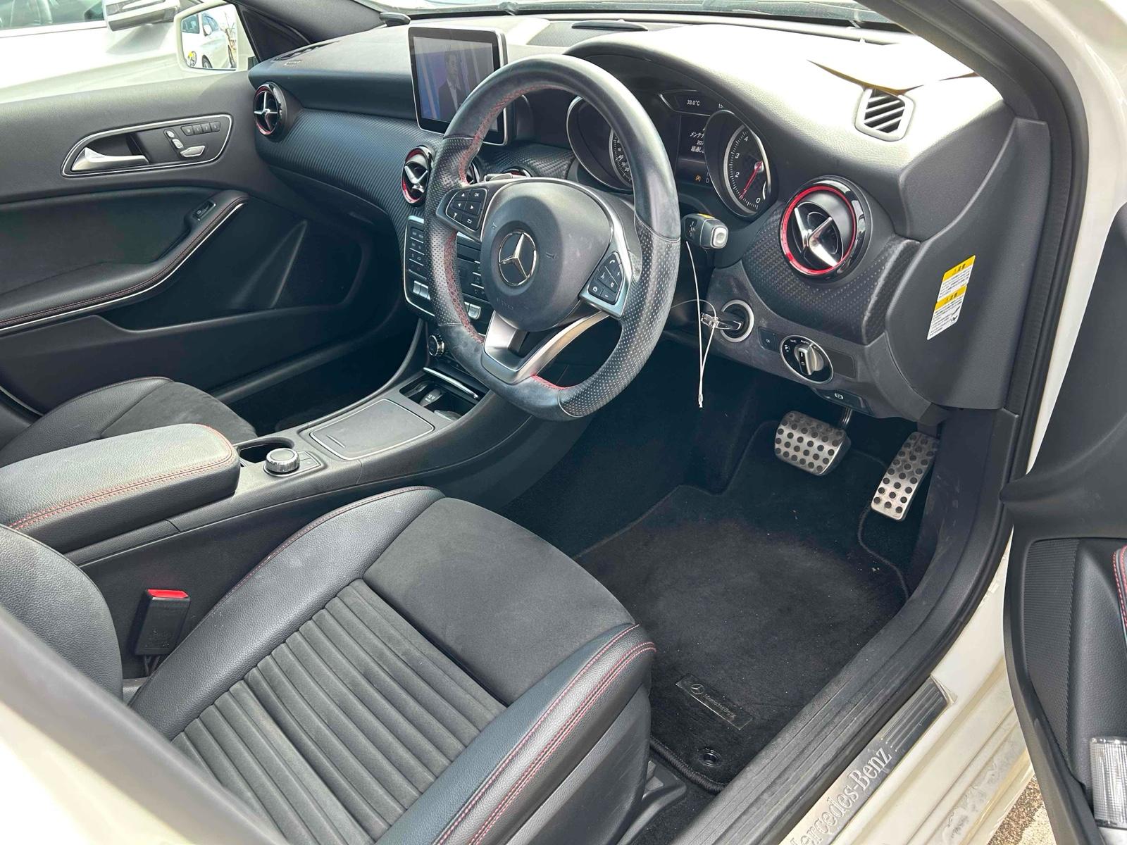 MERCEDES BENZ BENZ A CLASS A250 SPORT Image 12
