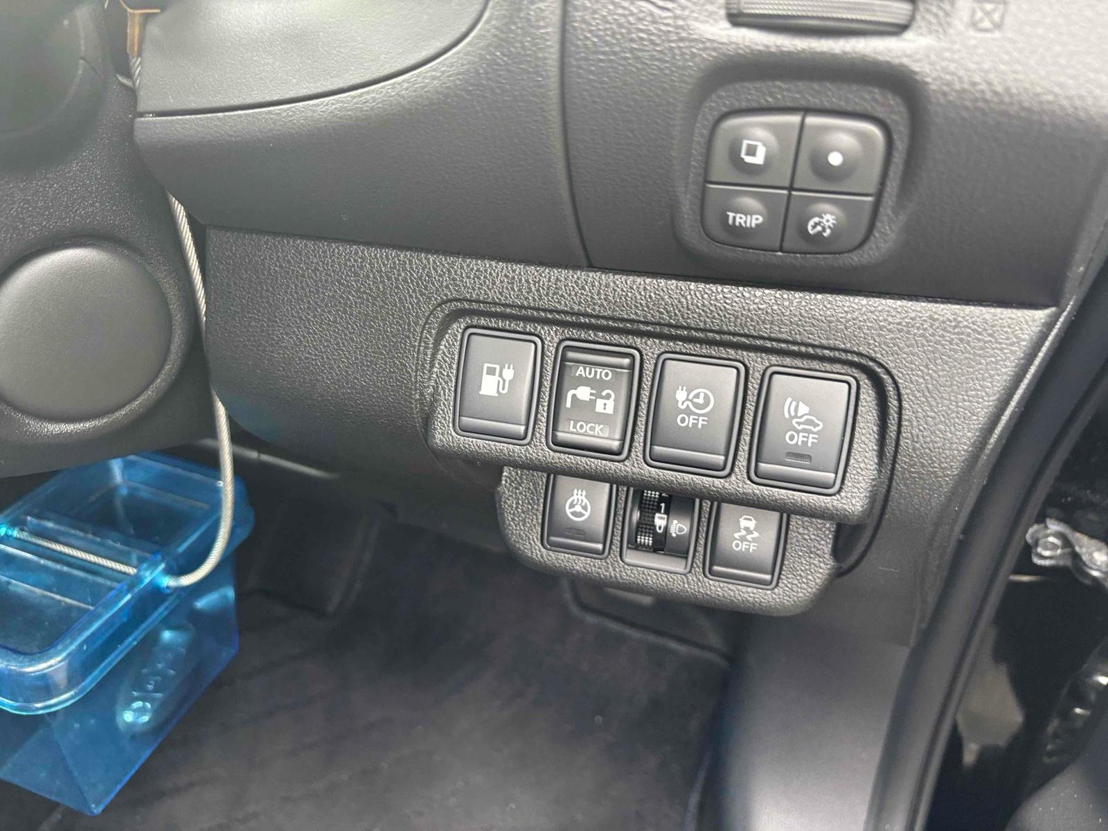 NISSAN LEAF S (24KWH) Image 4