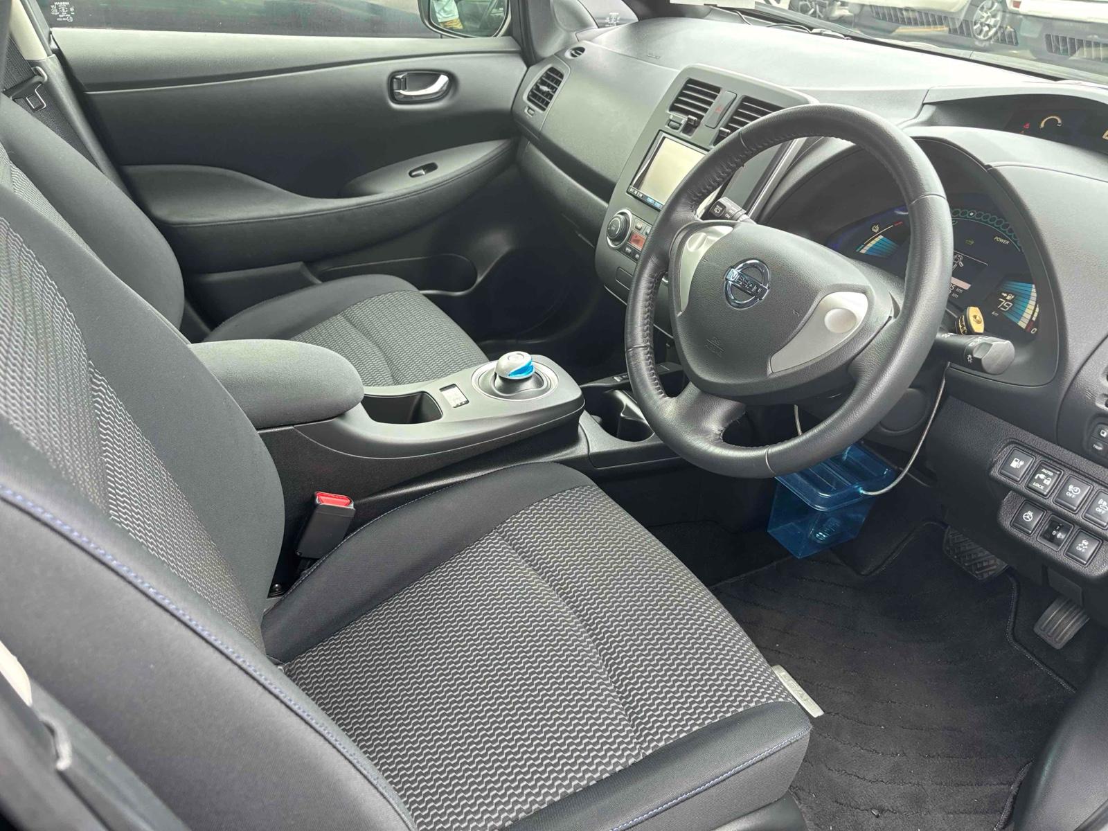 NISSAN LEAF S (24KWH) Image 3