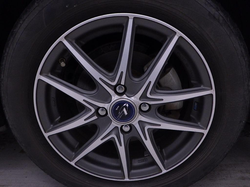 TOYOTA AQUA S Image 9