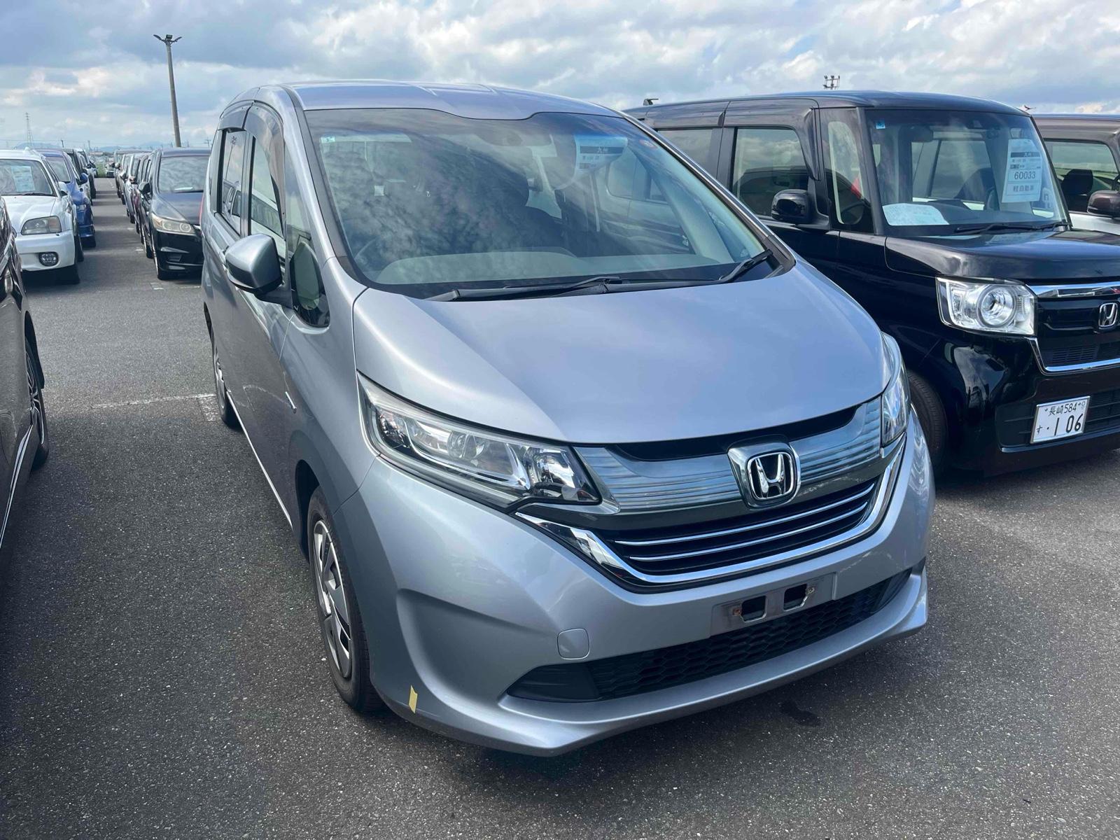 2018 Honda FREED 124,000 km