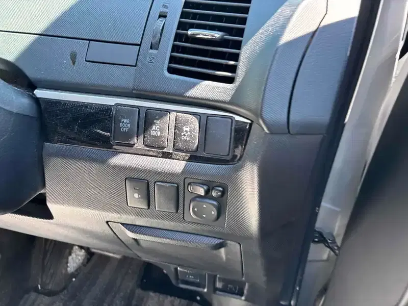 TOYOTA ESTIMA HYBRID AERAS 4WD Image 17