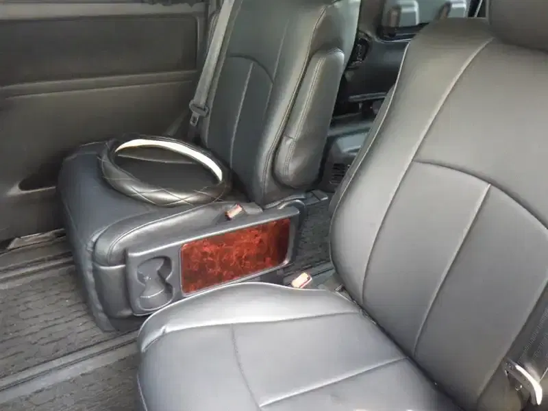 TOYOTA VELLFIRE 2.4Z Image 8