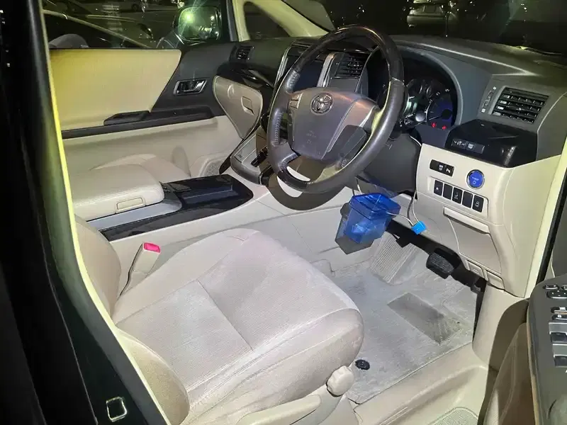 TOYOTA VELLFIRE HYBRID 4WD X Image 3