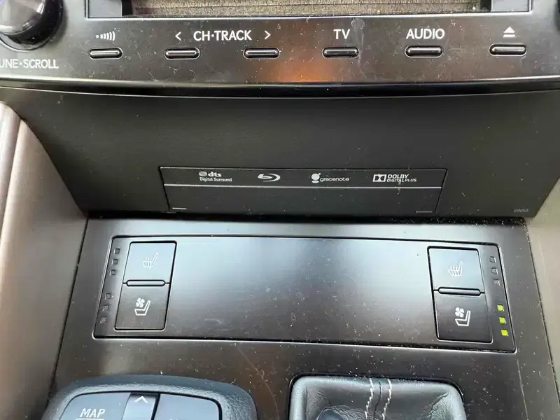 LEXUS IS 4D IS300H VERSION L Image 12