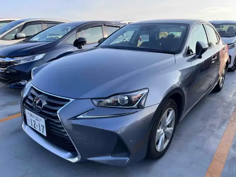 LEXUS IS 4D IS300H Image 1