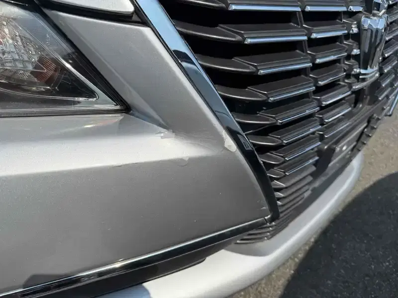 TOYOTA CROWN HYBRID ROYAL SALOON Image 12