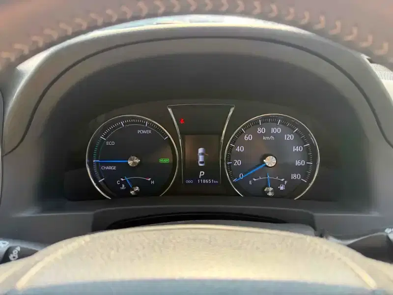 TOYOTA CROWN HYBRID ROYAL SALOON Image 5
