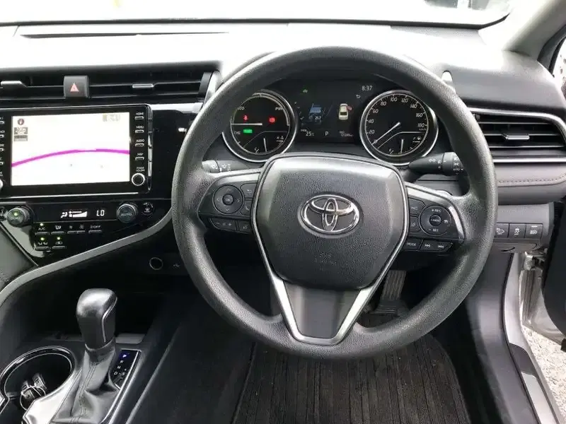 TOYOTA CAMRY X Image 8