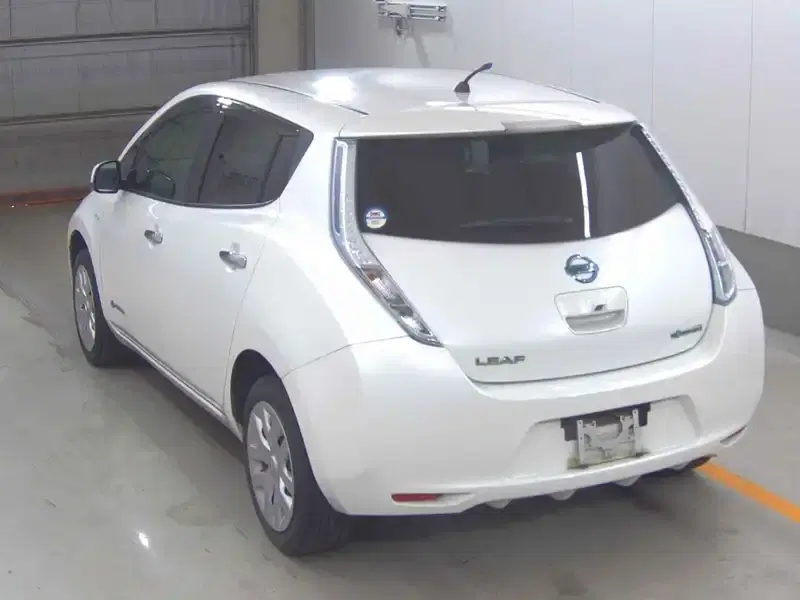 NISSAN LEAF  Image 4