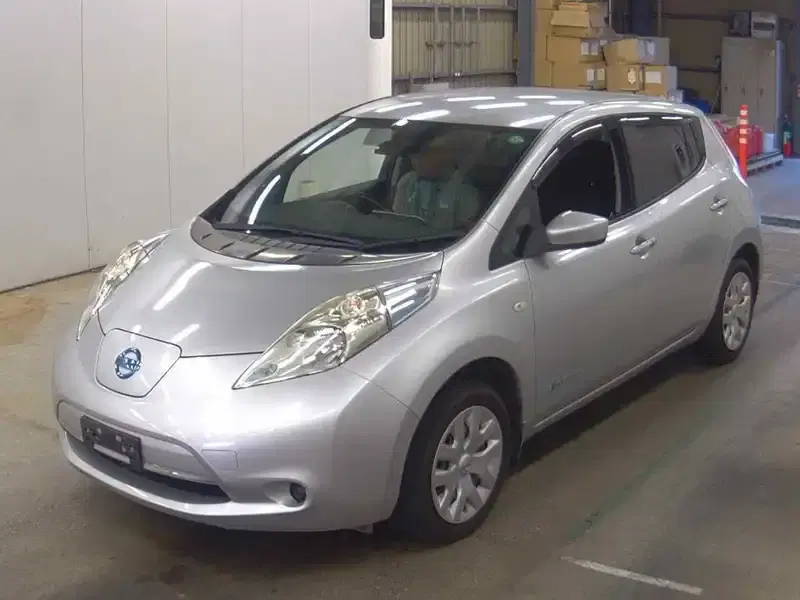 NISSAN LEAF S (30KWH) Image 6