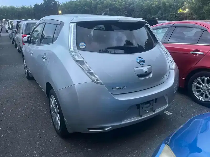 NISSAN LEAF S (30KWH) Image 2