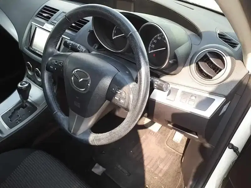 MAZDA AXELA SPORTS 15S Image 3