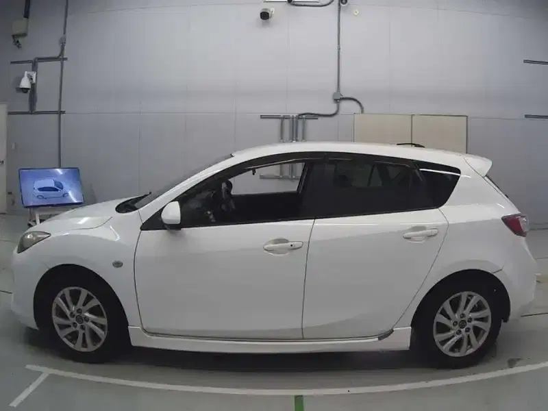 MAZDA AXELA SPORTS 15S Image 5