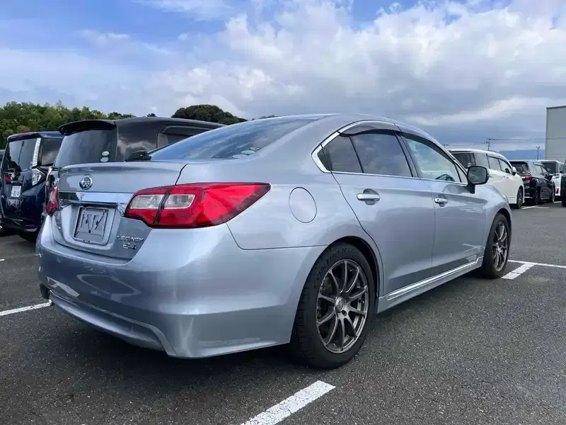 SUBARU LEGACY B4 LIMITED 4WD Image 2