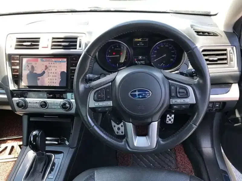 SUBARU LEGACY B4 LIMITED 4WD Image 8