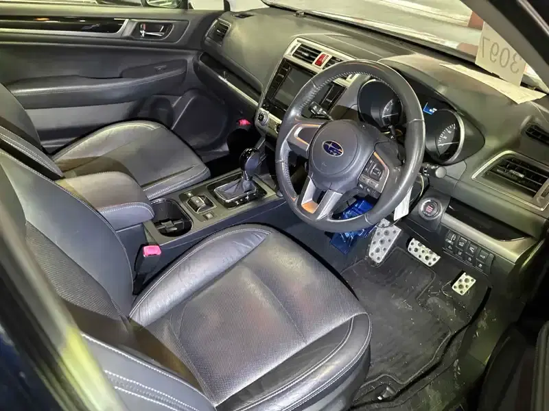 SUBARU OUTBACK 4WD LIMITED Image 9