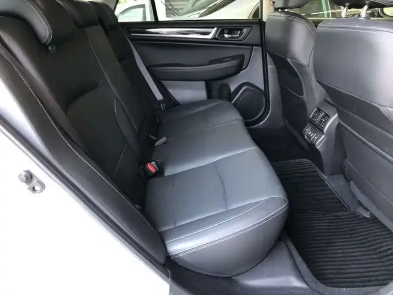SUBARU LEGACY OUTBACK LIMITED 4WD Image 9
