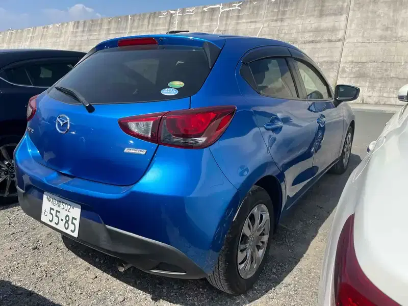 MAZDA DEMIO 13S Image 4