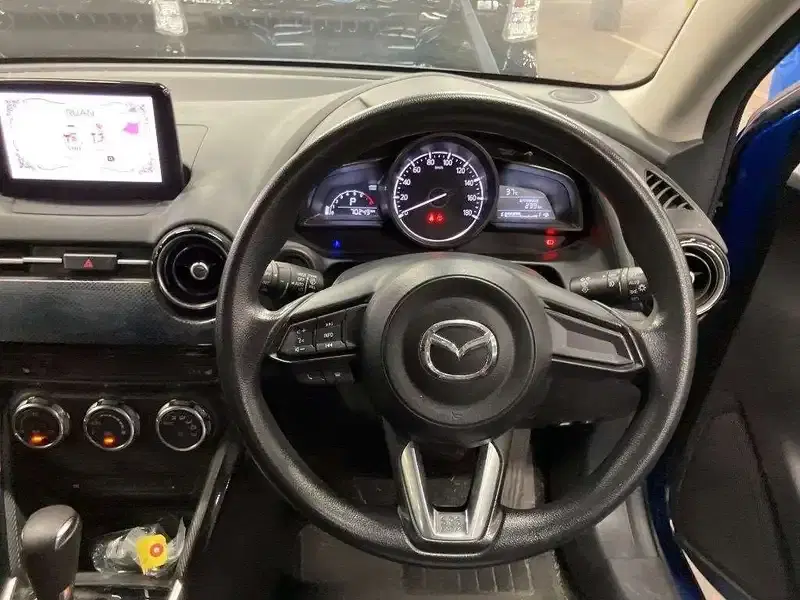 MAZDA DEMIO 13S Image 6