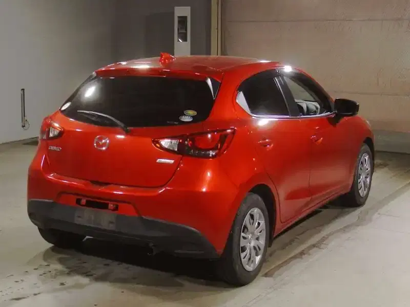 MAZDA DEMIO 13S Image 2