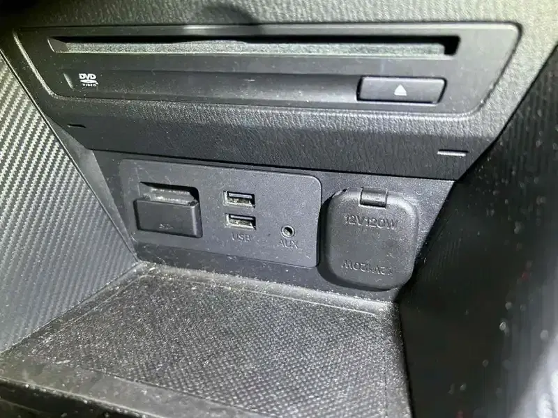 MAZDA DEMIO 13S Image 15