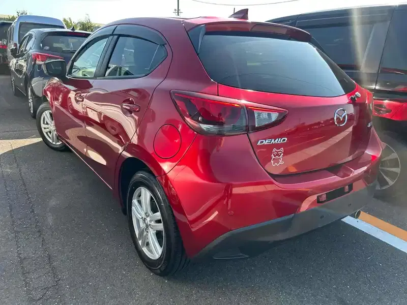 MAZDA DEMIO 15S TOURING Image 2