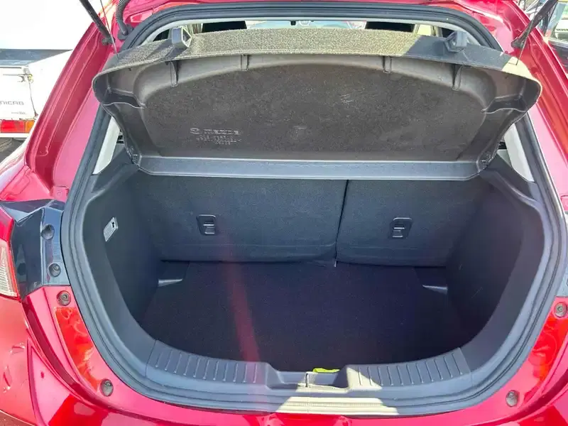 MAZDA DEMIO 15S TOURING Image 11