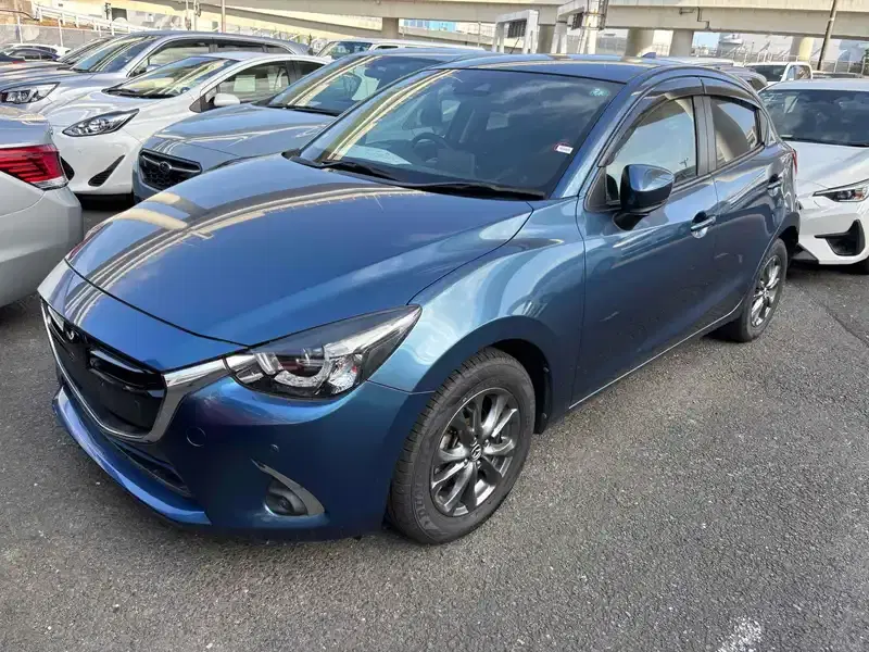 MAZDA DEMIO 15 S TOURING Image 1