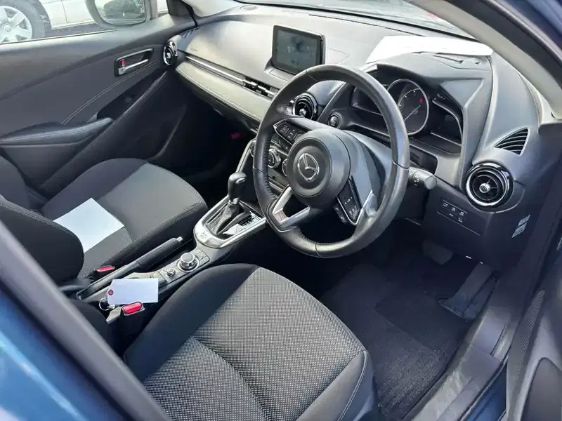MAZDA DEMIO 15 S TOURING Image 3