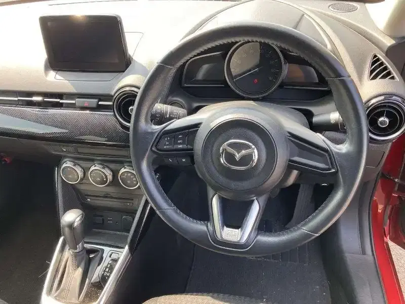MAZDA DEMIO 15S Image 9