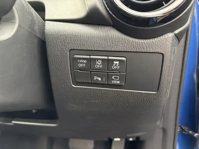 MAZDA DEMIO 15S Image 9