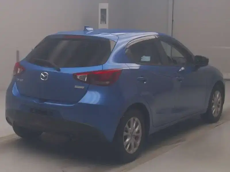 MAZDA DEMIO 15S Image 22