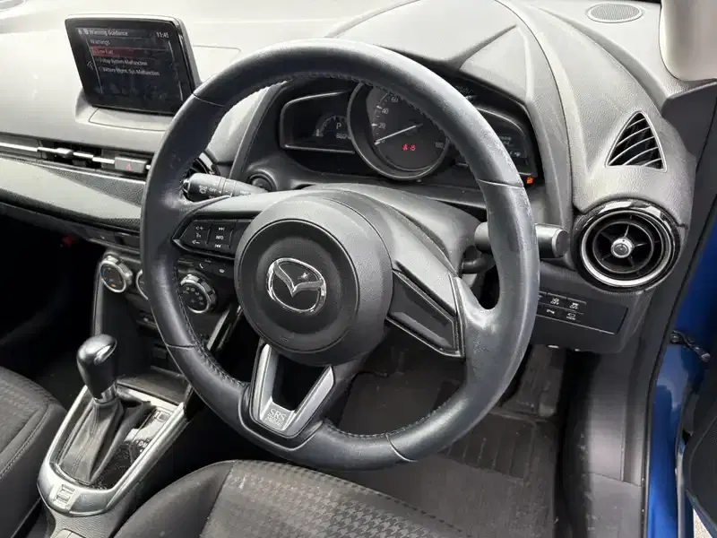 MAZDA DEMIO 15S Image 4