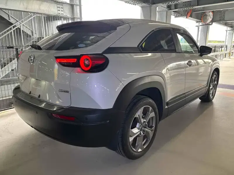 MAZDA MX-30 BASIC PKG Image 2