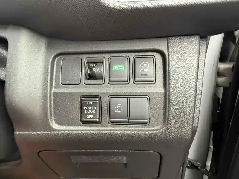 NISSAN SERENA X Image 7