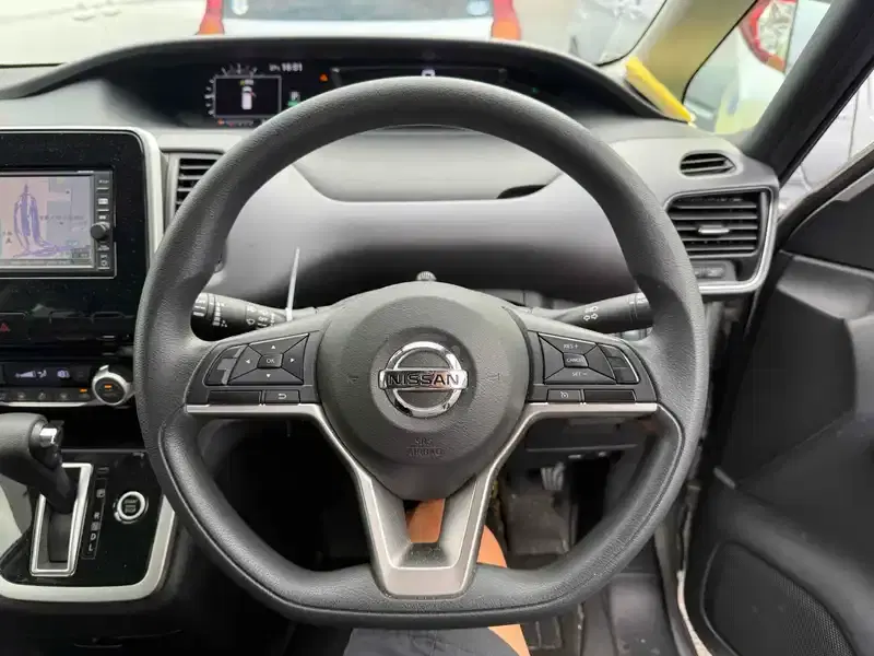 NISSAN SERENA X Image 4