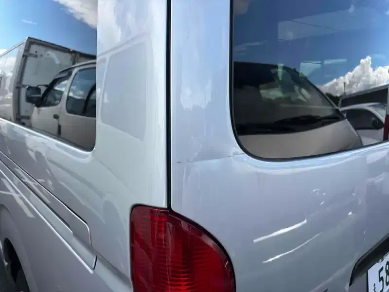TOYOTA HIACE VAN DX Image 14