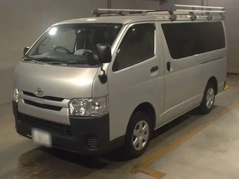 TOYOTA HIACE VAN DX Image 1