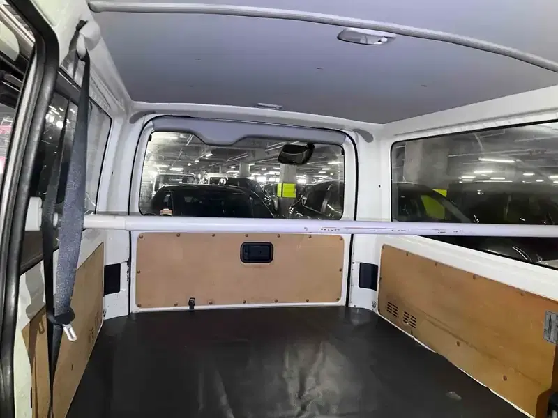 TOYOTA HIACE LONG DX Image 13