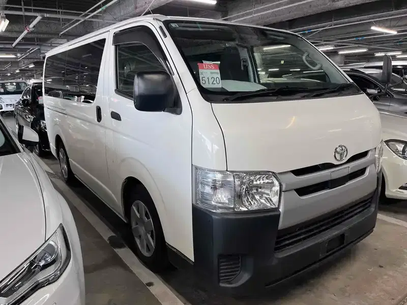TOYOTA HIACE LONG DX Image 9