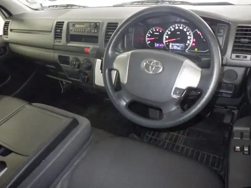 TOYOTA HIACE VAN 5D 4WD LONG DX Image 3