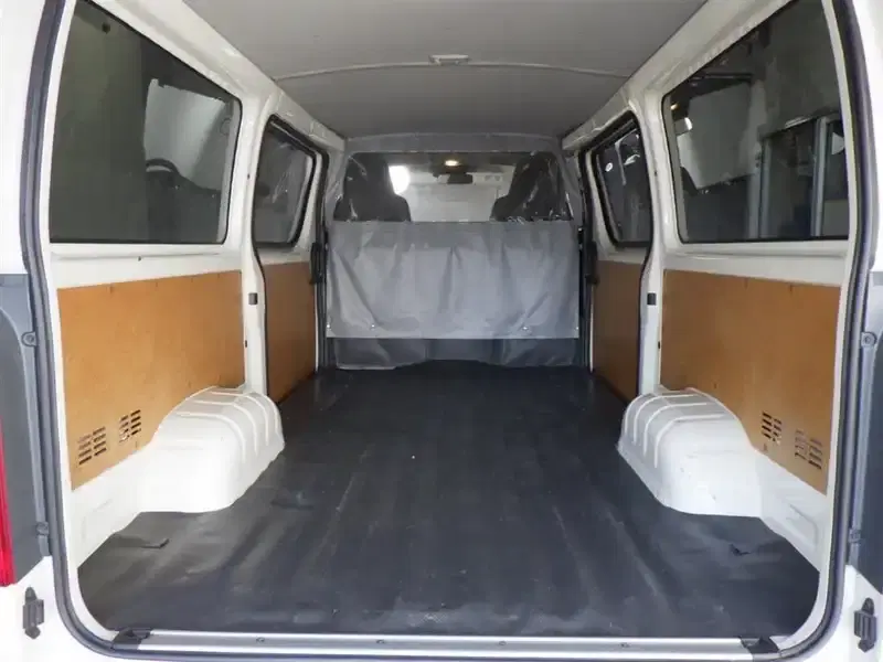 TOYOTA HIACE VAN 5D 4WD LONG DX Image 6