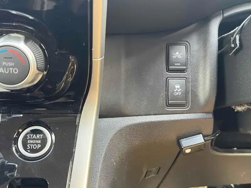NISSAN SERENA HIGHWAY STAR G Image 13