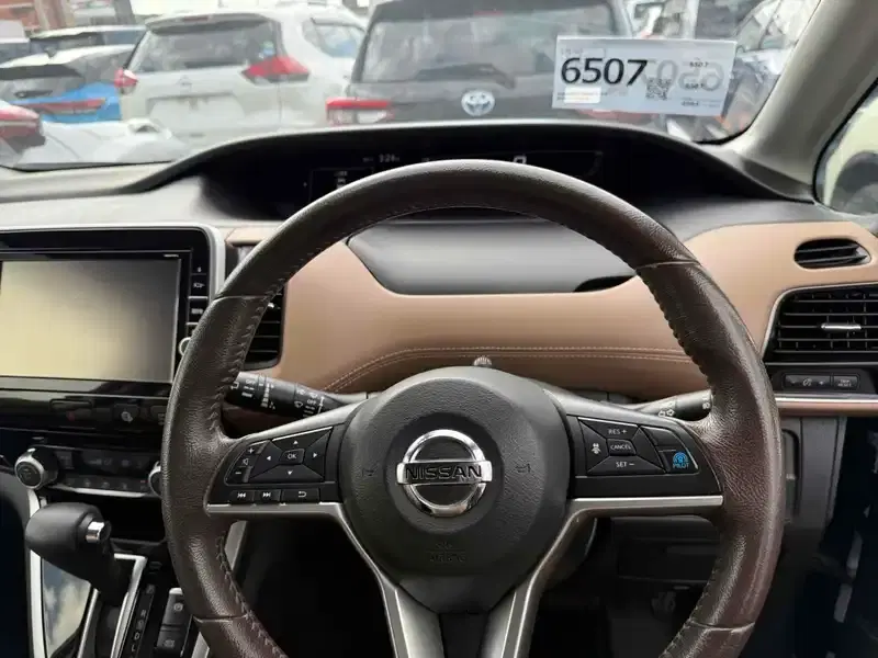 NISSAN SERENA HIGHWAY STAR Image 9